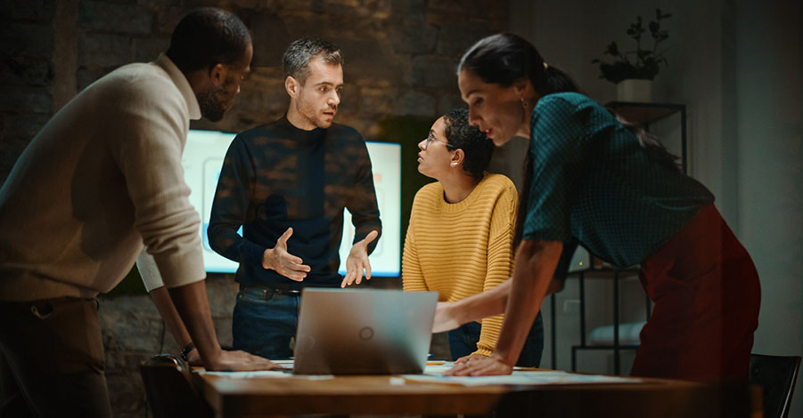 PR-Team macht Öffentlichkeitsarbeit